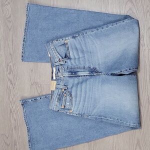 Levi's Ribcage Bell Jeans Size 28x32